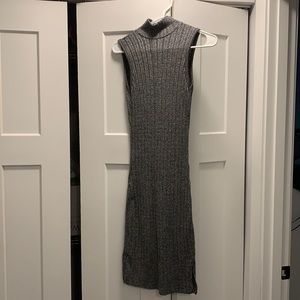 Grey/black sleeveless form fitting dress